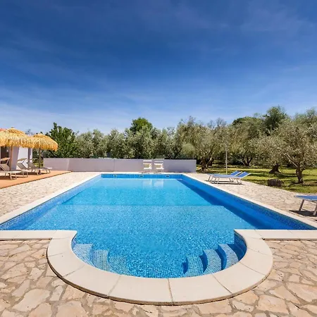 Marceta - & With Swimming Pool Apartament Fažana