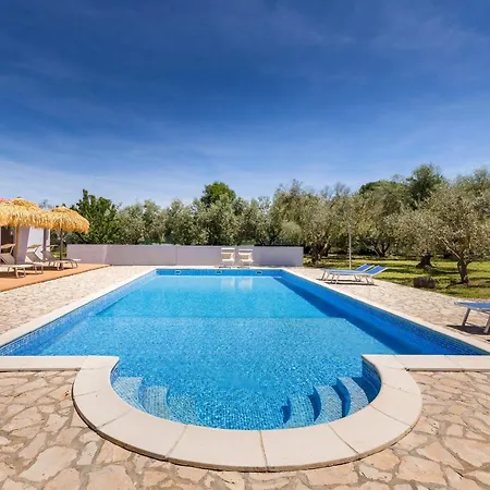Marceta - & With Swimming Pool Apartament Fažana